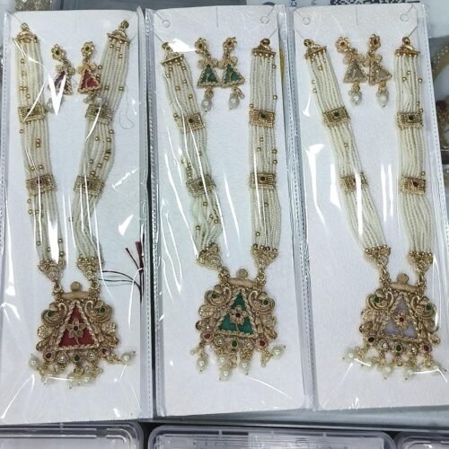 Pearl long set triangle pendle design😍